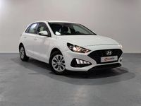 Usado Hyundai i30 110 CV (80 kW) 2022 Blanco Berlina