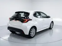 Usado Toyota Yaris Active 116 CV (85 kW) 2022 Blanco Utilitario