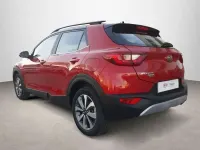 Usado Kia Stonic 101 CV (74 kW) 2022 Rojo SUV