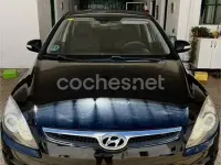 Usado Hyundai i30 Comfort 109 CV (80 kW) 2009 Negro Berlina