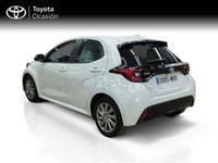 Usado Toyota Yaris Hybrid Active 116 CV (85 kW) 2022 Blanco Berlina