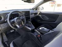 Usado Toyota Yaris 283 CV (208 kW) 2024 Blanco Utilitario