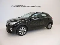 Usado Kia Stonic 100 CV (73 kW) 2022 Negro SUV