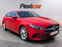 Usado Mercedes A180 116 CV (85 kW) 2019 Rojo Berlina