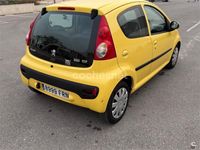 Usado Peugeot 107 68 CV (50 kW) 2007 Amarillo Utilitario