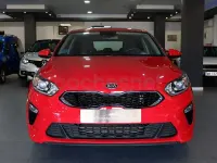 Usado Kia Ceed 100 CV (73 kW) 2020 Rojo Utilitario