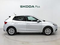 Usado Skoda Fabia Selection 95 CV (69 kW) 2024 Gris / plata Berlina