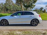 Usado Mercedes A180 136 CV (100 kW) 2023 Gris / plata Berlina