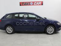 Usado Seat Leon Style 115 CV (84 kW) 2017 Azul Familiar
