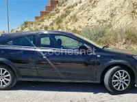 Usado Opel Astra GTC Enjoy 100 CV (73 kW) 2006 Negro Berlina