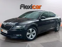 Usado Skoda Superb Active 150 CV (110 kW) 2019 Negro Berlina