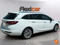 Usado Opel Astra Innovation 136 CV (100 kW) 2019 Blanco Familiar