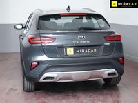 Usado Kia XCeed 141 CV (103 kW) 2021 Gris SUV