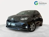 Usado Toyota Yaris Hybrid Active 116 CV (85 kW) 2025 Negro Berlina