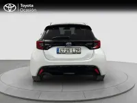 Usado Toyota Yaris Hybrid Plus 116 CV (85 kW) 2022 Blanco perlado ice Berlina