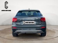 Usado Audi Q2 Design 116 CV (85 kW) 2018 Gris / plata SUV