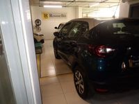 Usado Renault Captur Intens 90 CV (66 kW) 2017 Azul SUV