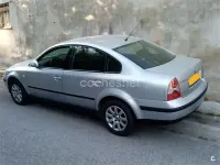 Usado VW Passat Trendline 130 CV (95 kW) 2003 Gris / plata Berlina