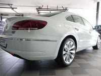 Usado VW Passat 2018 Blanco metalizado Berlina