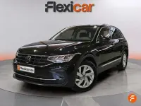 Używany VW Tiguan Life 150 KM (110 kW) 2023 Czarny SUV