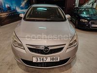 Usado Opel Astra Excellence 110 CV (80 kW) 2012 Gris / plata Familiar
