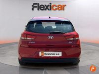Usado Hyundai i30 120 CV (88 kW) 2018 Rojo Utilitario