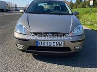 Usado Ford Focus Ghia 100 CV (73 kW) 2003 Marrón Berlina