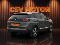 Usado Peugeot 3008 Allure 130 CV (95 kW) 2024 Gris / plata SUV