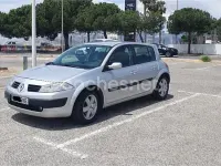Usado Renault Mégane Authentique 98 CV (72 kW) 2005 Gris / plata Berlina