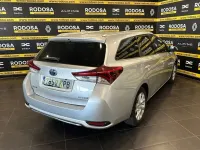 Usado Toyota Auris Hybrid 136 CV (100 kW) 2018 Gris Familiar