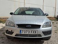 Usado Ford Focus Trend 100 CV (73 kW) 2007 Gris / plata Berlina