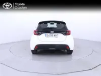 Usado Toyota Yaris Hybrid Active 116 CV (85 kW) 2023 Blanco Berlina