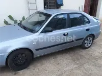Usado Hyundai Accent 85 CV (62 kW) 2003 Azul Berlina