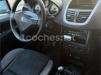 Usado Peugeot 207 90 CV (66 kW) 2007 Rojo Berlina