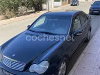Usado Mercedes C220 Elegance 143 CV (105 kW) 2002 Negro Berlina