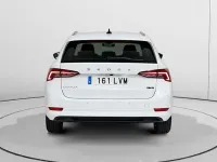 Usado Skoda Octavia Ambition 110 CV (80 kW) 2021 Blanco Utilitario