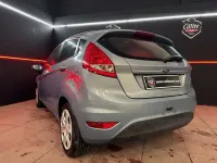 Usado Ford Fiesta Trend 82 CV (60 kW) 2009 Azul Utilitario
