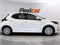 Usado Toyota Yaris Hybrid Active 116 CV (85 kW) 2021 Beige Berlina