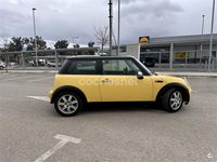 Usado Mini Cooper 115 CV (84 kW) 2002 Amarillo Utilitario