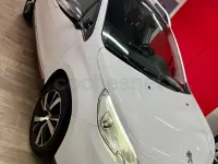 Usado Peugeot 2008 Allure 115 CV (84 kW) 2013 Blanco SUV