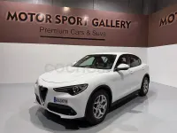 Usado Alfa Romeo Stelvio Executive 190 CV (139 kW) 2019 Blanco SUV