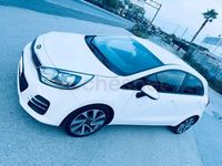 Usado Kia Rio 75 CV (55 kW) 2017 Blanco Berlina