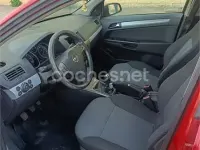 Usado Opel Astra Enjoy 90 CV (66 kW) 2005 Rojo Berlina