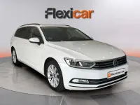 Usado VW Passat Advance 150 CV (110 kW) 2019 Blanco Familiar