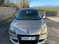 Usado Renault Scénic III Dynamique 131 CV (96 kW) 2010 Marrón Monovolumen