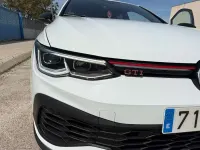 Usado VW Golf VIII GTI 300 CV (220 kW) 2022 Blanco Utilitario