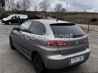 Usado Seat Ibiza 100 CV (73 kW) 2003 Gris / plata Utilitario