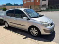 Usado Renault Scénic Dynamique 85 CV (62 kW) 2005 Gris / plata Monovolumen