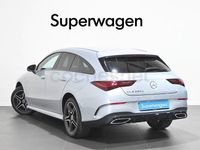 Usado Mercedes CLA250e Shooting Brake 218 CV (160 kW) 2024 Gris / plata Familiar