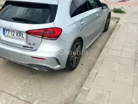 Usado Mercedes A180 109 CV (80 kW) 2018 Gris / plata Berlina